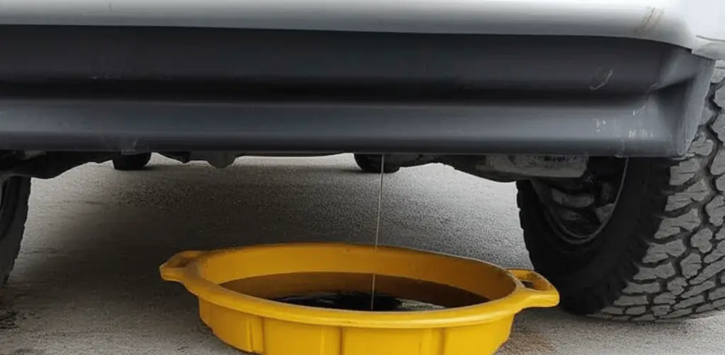 RADYSOL uygulaması öncesi kirli soğutma suyunun boşaltılması Araç radyatöründen kirli suyun boşaltılması işlemi