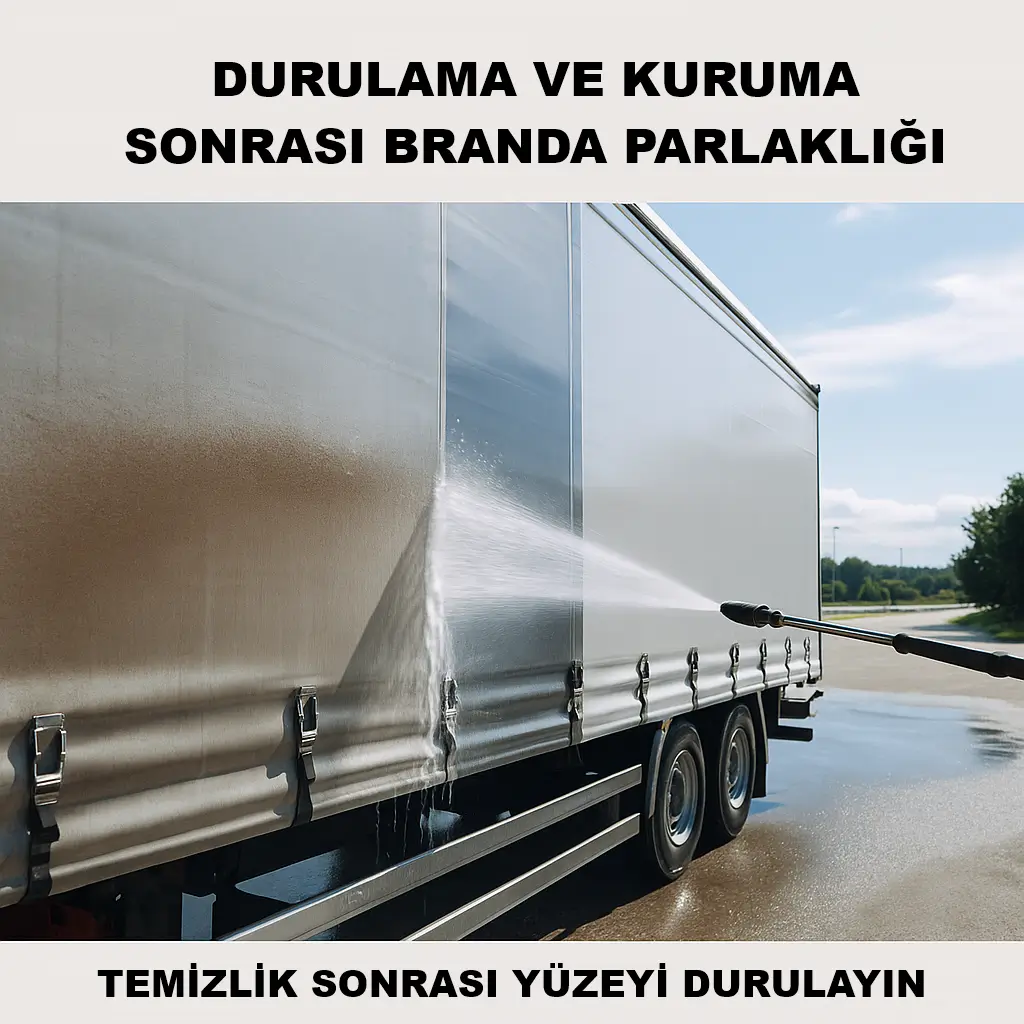 Durulama sonrası branda kurutulmuş ve parlıyor
