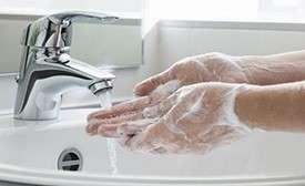 Antibakteriyel  olarak bilinen sıvı sabunlar Amerika triclosan ve triclocarban içeren sıvı sabunlar yasaklandı. Neydi bu yasağın sebebi süreç içerisinde